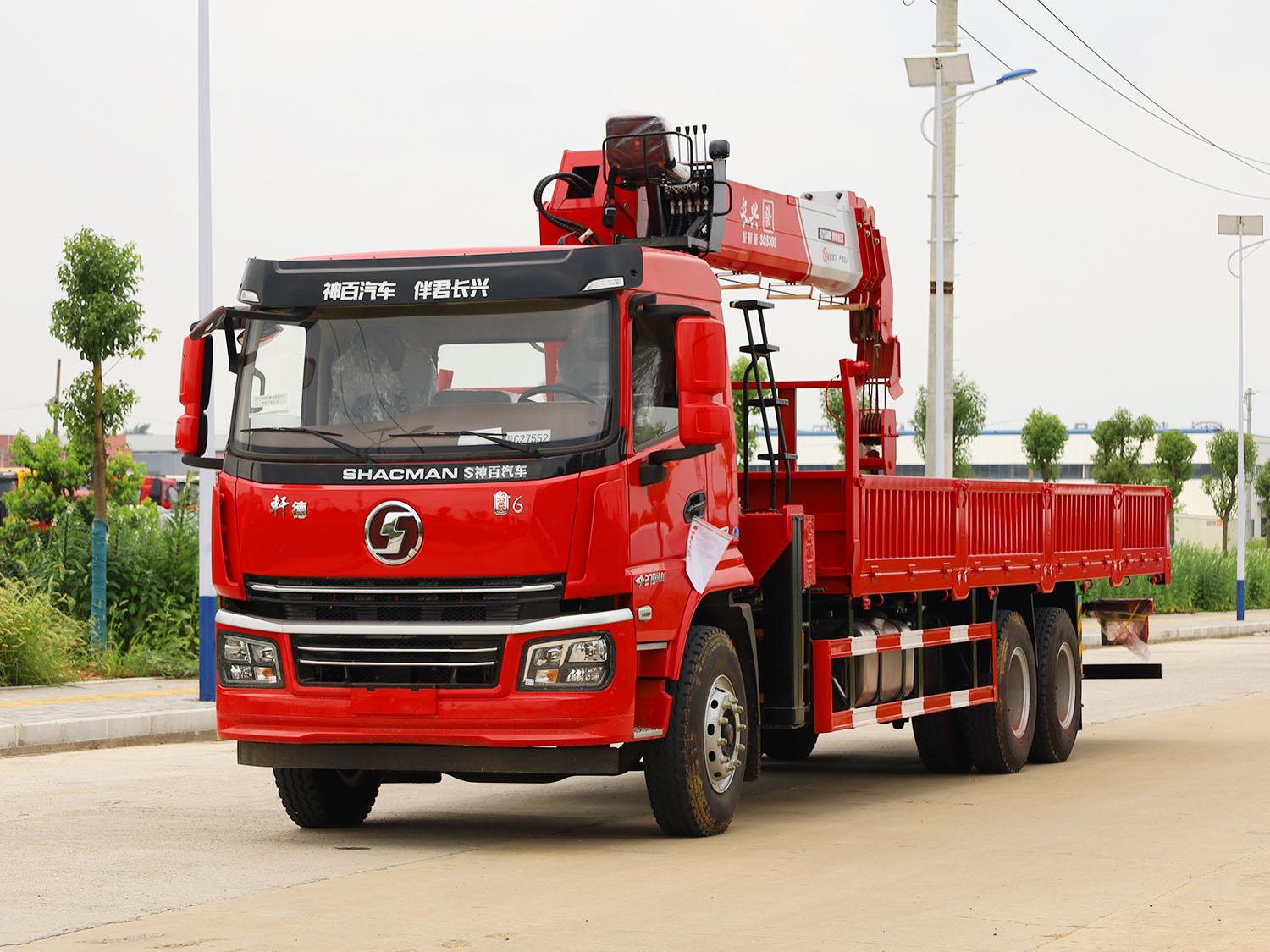 陜汽軒德翼6后雙橋上裝長興發(fā)財(cái)版12噸直臂式吊機(jī)