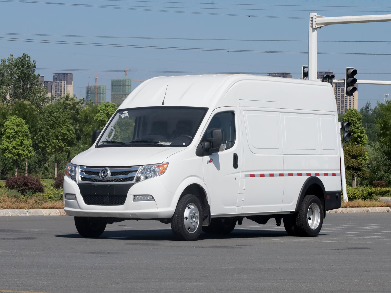 東風(fēng)御風(fēng)V9面包冷藏車