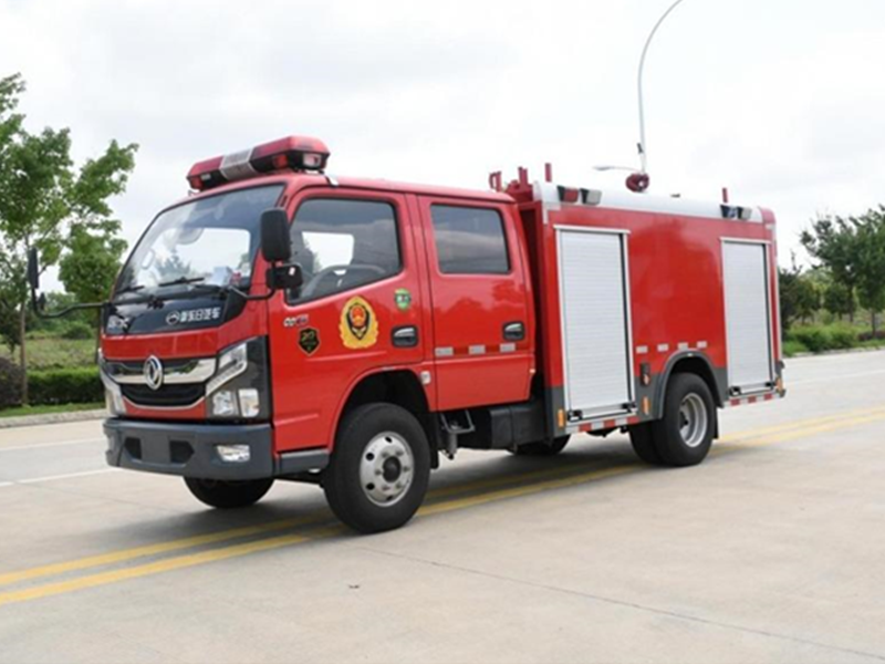 2.5噸  國(guó)六  東風(fēng)小多利卡水罐消防車(chē)  外露罐