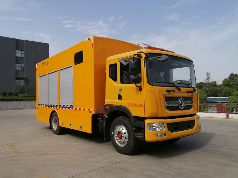 天錦1000方救險(xiǎn)車(chē)