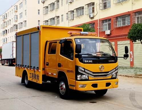 福瑞卡雙排座救險(xiǎn)車(chē)